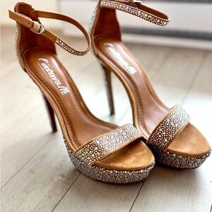 L’intervalle brown suede rhinestone heels. Size 7